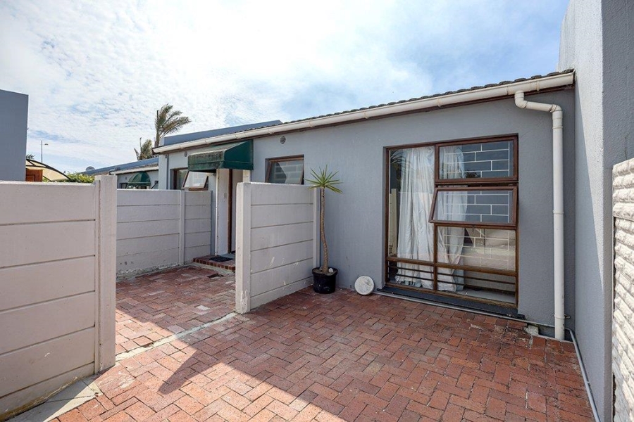 2 Bedroom Property for Sale in Table View Western Cape